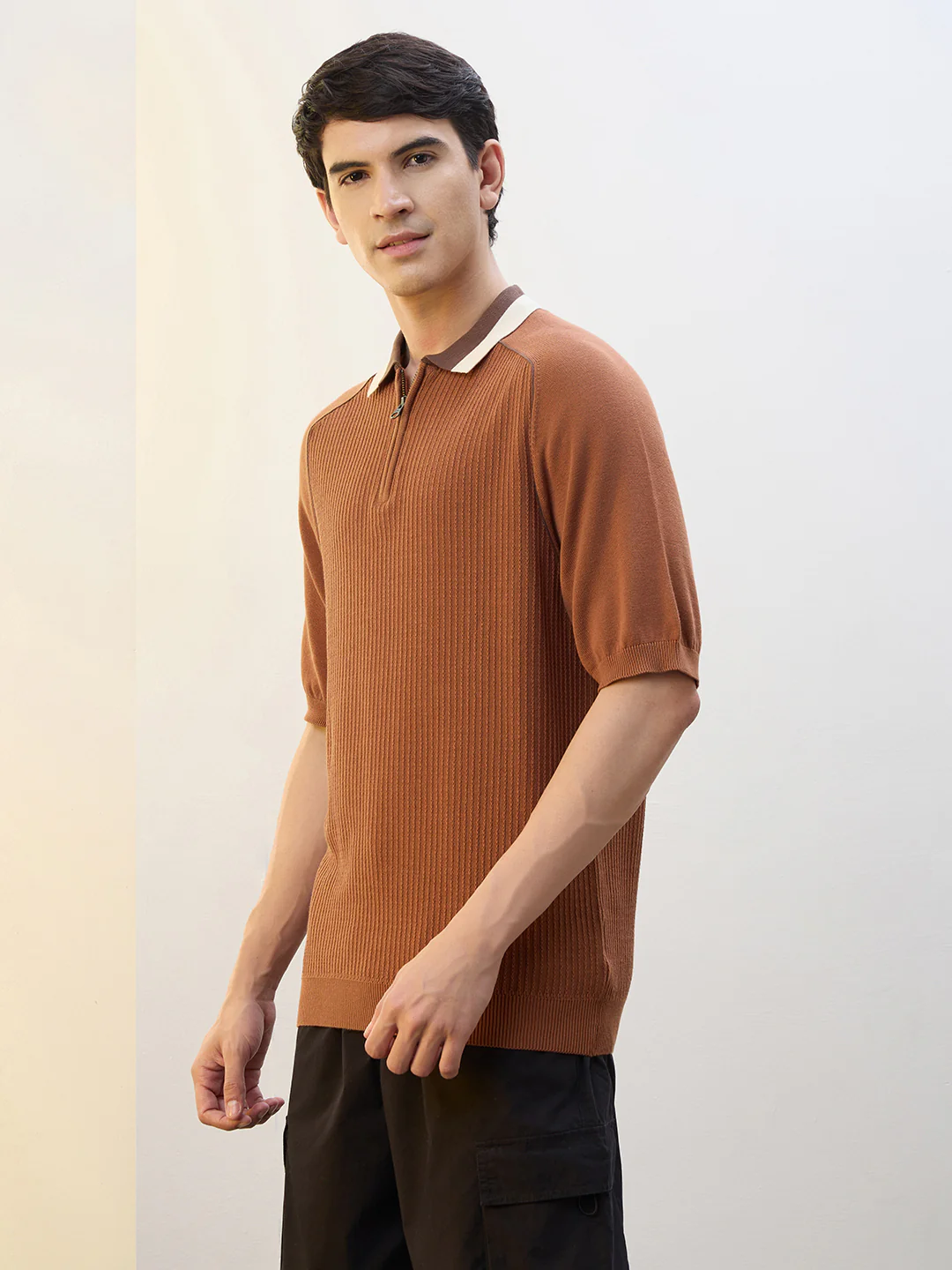 Contrast Collar Zip Polo T-Shirt - Image 4