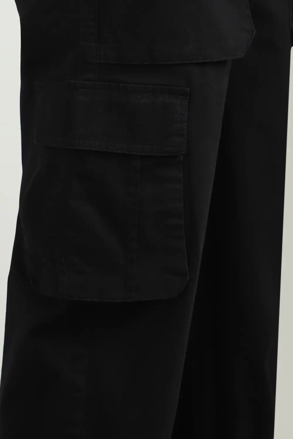 Oversized Black Cargo Pants - Image 5